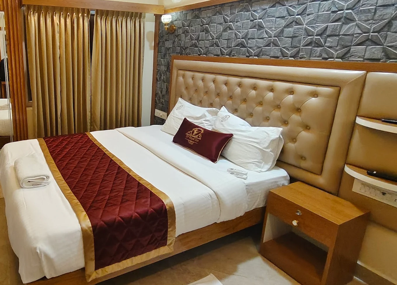 EV Royal inn in Ambur  - Ambur Ads